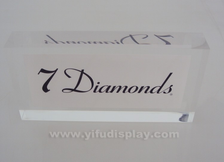 Acrylic Block L055